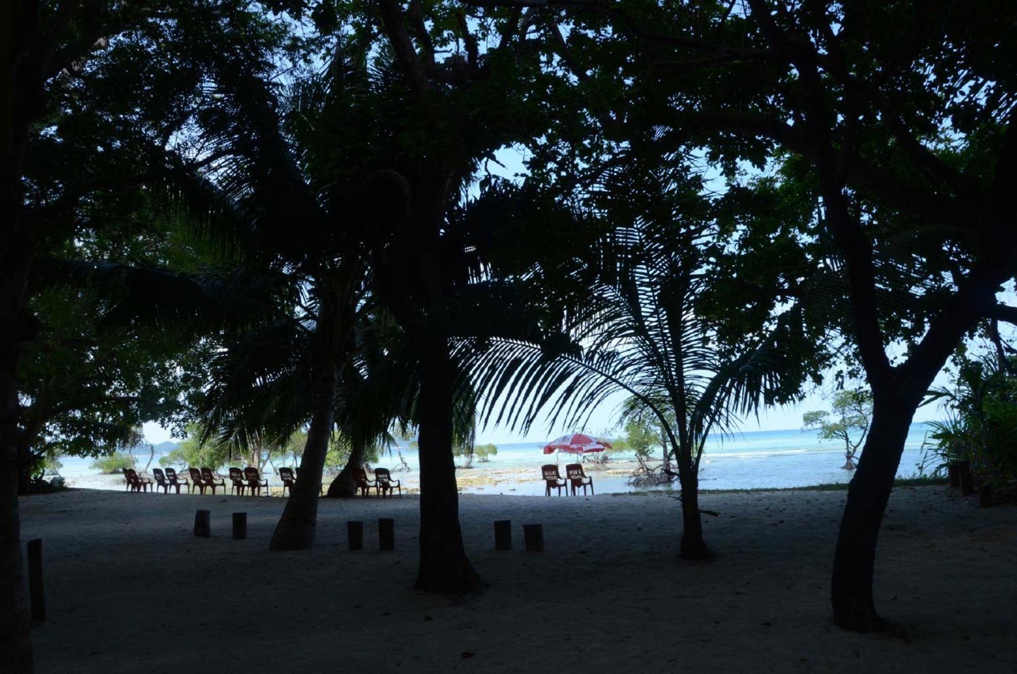 Coconhuts Beach Resort Lakshmanpur Εξωτερικό φωτογραφία